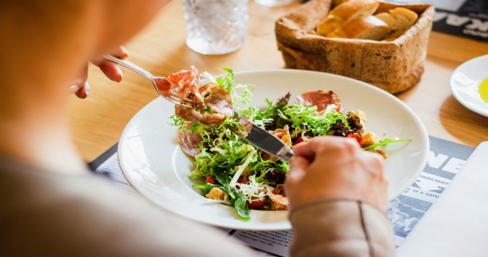 10 Cara Menurunkan Berat Badan Tanpa Diet Ketat