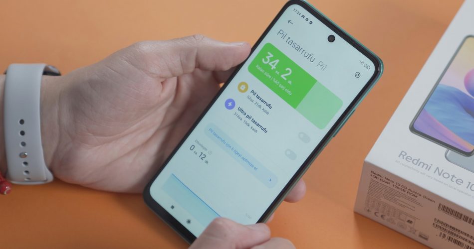 Tipe terbaru dari Xiaomi menawarkan kecepatan pengisian daya 67 W, mampu mencapai 83 persen dalam waktu 30 menit. Fitur eSIM yang ditawarkannya memberikan nilai tambah pada segmen harga ini, memungkinkan pengguna untuk mengatur hingga tiga kartu SIM secara bersamaan.
