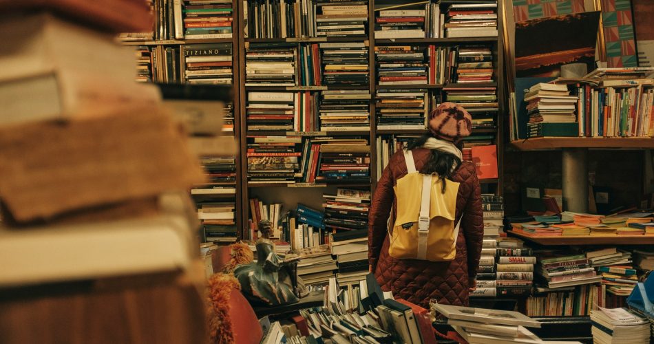 Mau Buka Usaha Toko Buku Simak Tips Pentingnya!