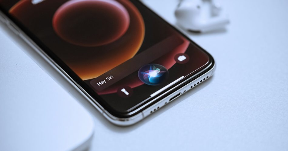 Apakah Apple Siri Lebih Baik Dari ChatGPT