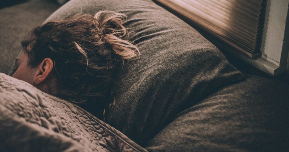 Tips Hari Ini Perbaiki Kualitas Tidur dan Menjaga Kesehatan Mata