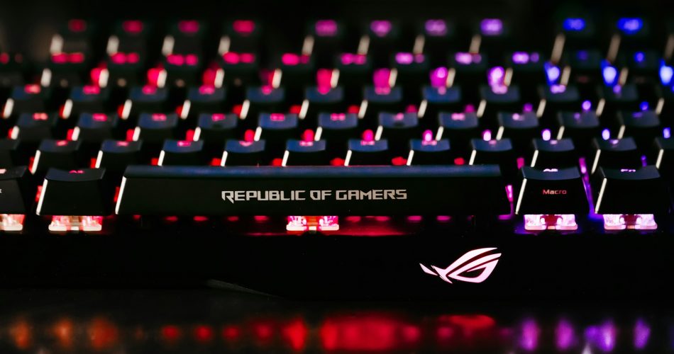 Acer Nitro V16 vs ASUS ROG STRIX G17, Mana Jagoanmu