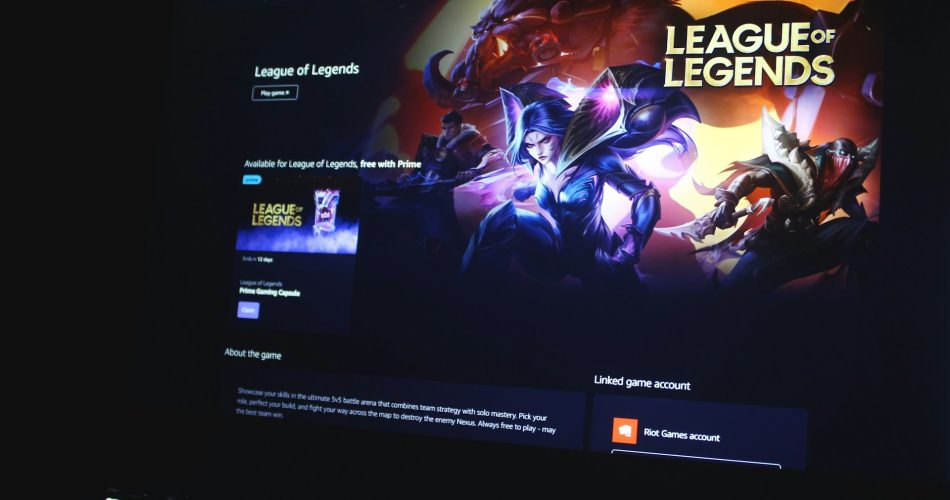 Lenovo LOQ 15 vs Axioo Pongo 750, Mana yang Lebih Oke