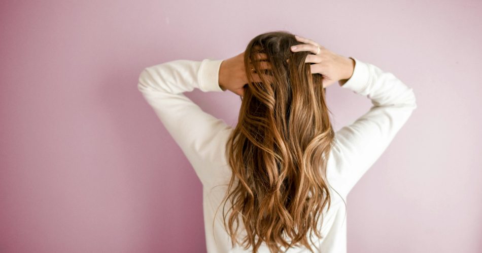 10 Cara Mengatasi Rambut Kering Agar Lebih Sehat dan Berkilau