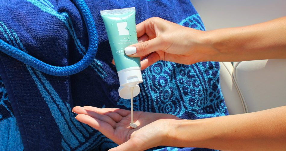 Bagaimana Cara Pakai Sunscreen Jangan Lupa bagian Tubuh Ini!