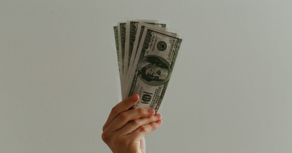 Tips Investasi dan Cara Mengelola Uang Ala Warren Buffett