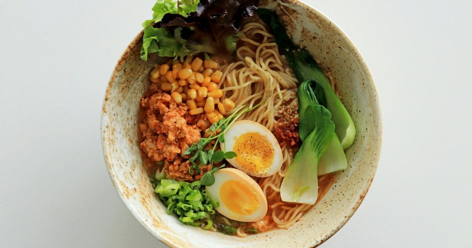 Indomie vs Mie Sedaap Mana yang Punya Rasa Lebih Enak