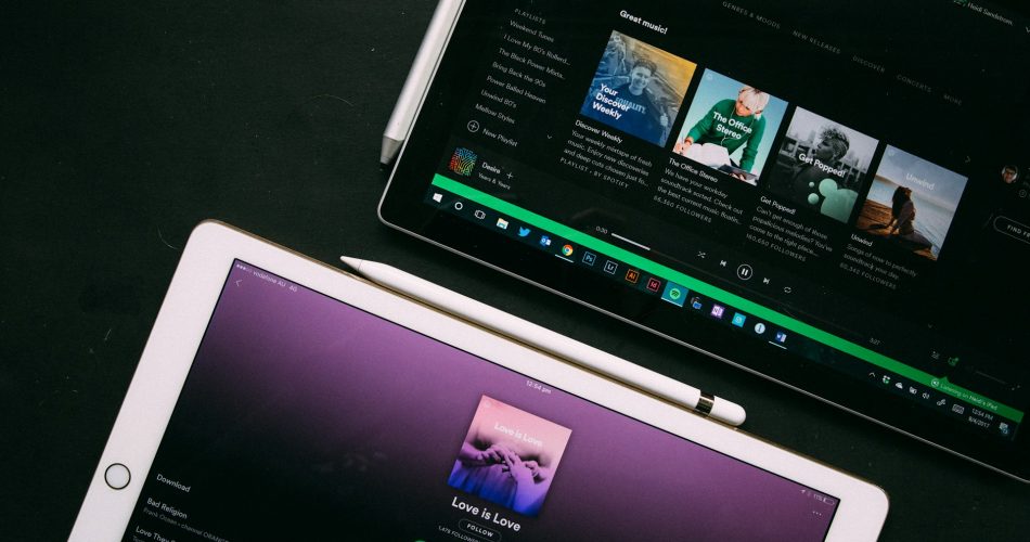Spotify vs YouTube Music Mana yang Terbaik