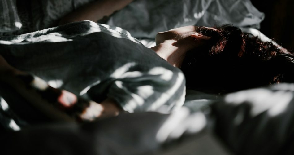 Tips Tidur Nyenyak & Pikiran Tetap Waras Ini Caranya!