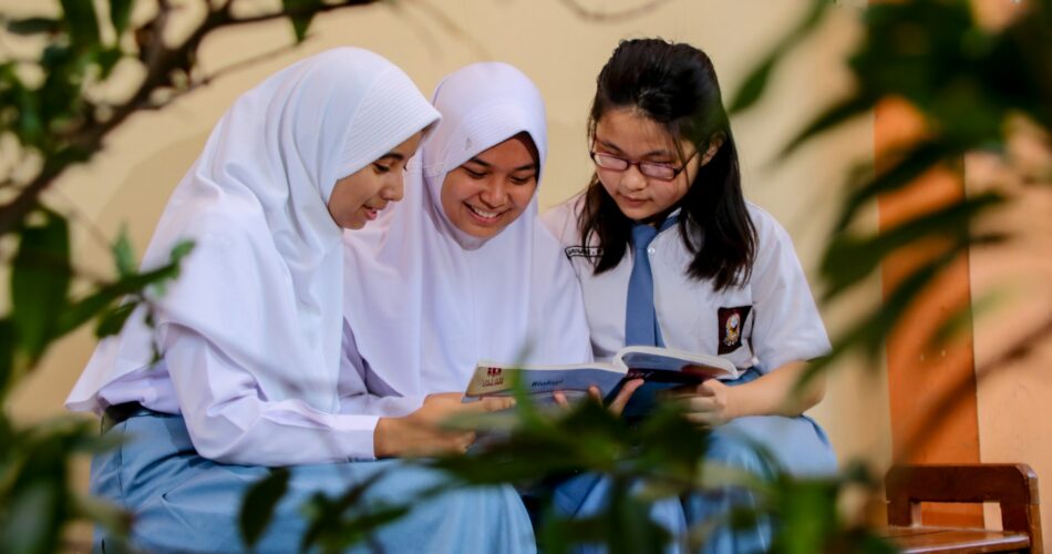 8 Ekskul SMA yang Bisa Buka Jalan Masuk PTN & Dapat Beasiswa