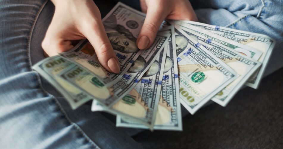 Waspada Investasi Bodong Ciri & Cara Mengeceknya