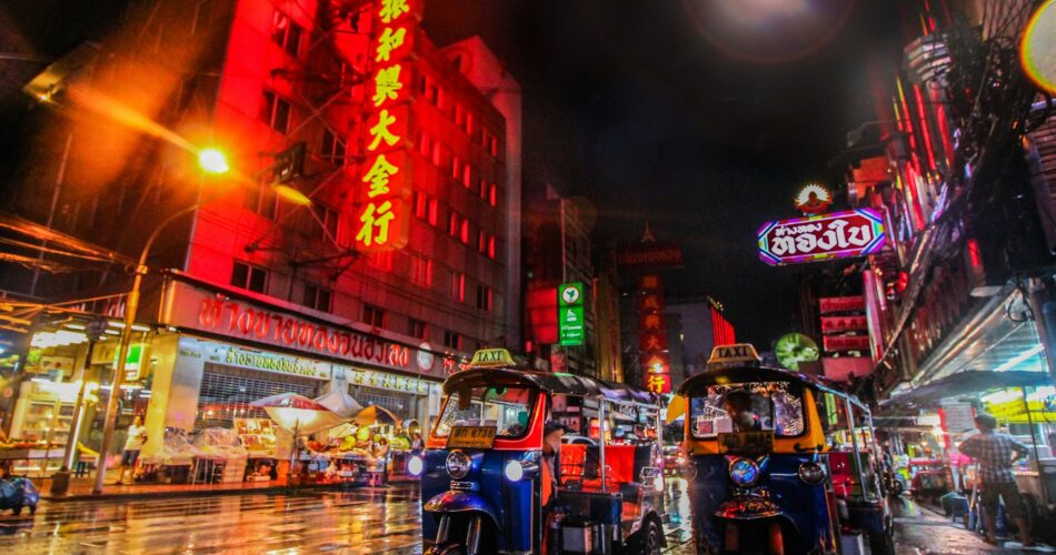 Tips Solo Trip Bangkok Biar Nggak Keder!