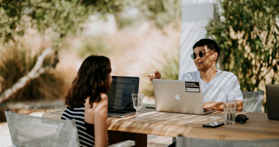 Freelance vs Kerja Kantoran, Mending Mana Ini Jawabannya!