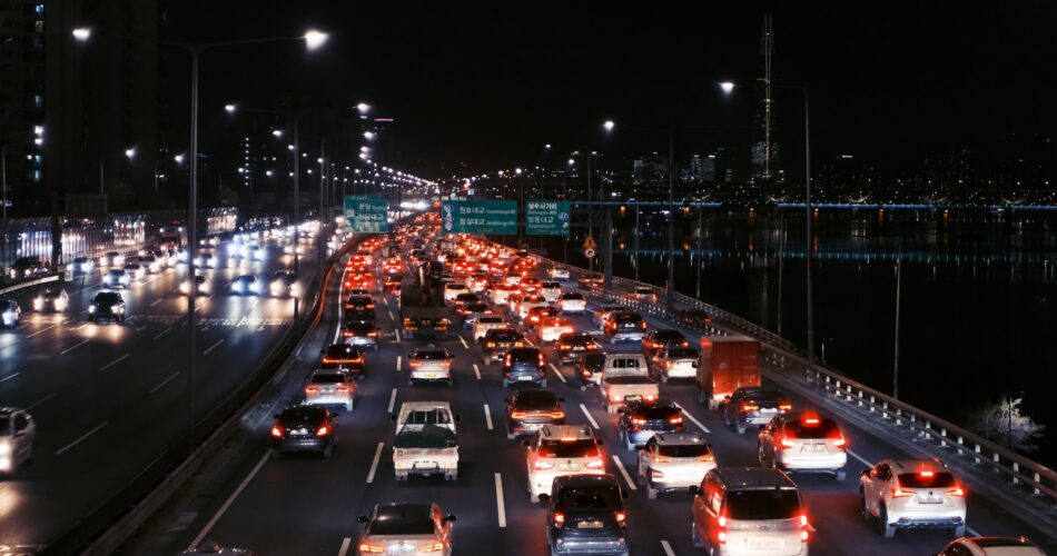 Hemat BBM Saat Macet Tanpa Ribet, Begini Caranya