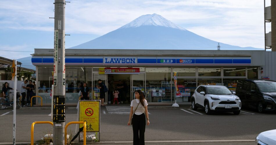 Duel Sengit Lawson vs FamilyMart, Mana yang Lebih Unggul?
