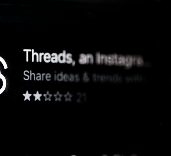 Threads vs X, Apakah Era Twitter Benar-Benar Berakhir?
