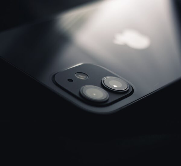Android vs iOS di 2026: Mana yang Sebenarnya Lebih Unggul?