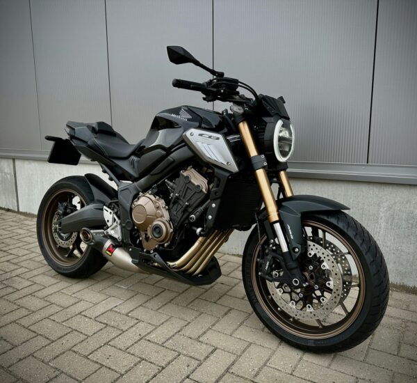 Honda Beat vs Yamaha Mio, Mana yang Lebih Worth It Tahun Ini