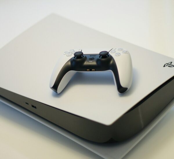 PS5 vs Xbox Series X, Konsol Mana yang Paling Worth It Dibeli?