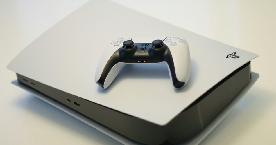 PS5 vs Xbox Series X, Konsol Mana yang Paling Worth It Dibeli?