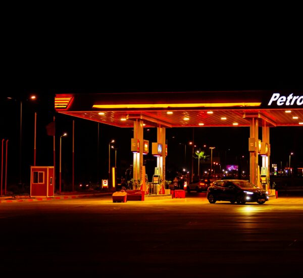 Shell vs Pertamina Adu Harga, Performa, dan Efisiensi